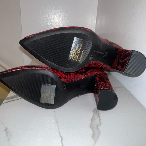 INC Red PAITON Snake Print Heeled Boots INC International Concepts - Picture 3 of 14
